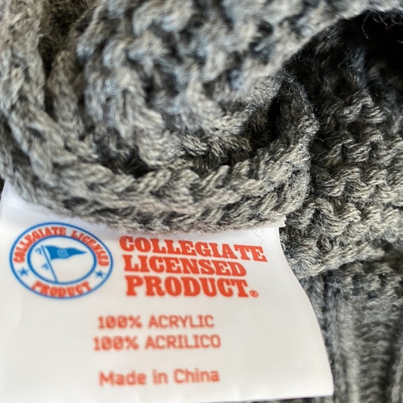 NWOT Vintage University of Iowa hawkeyes gray cable knit hat beanie fur Pom-Pom - Picture 7 of 7